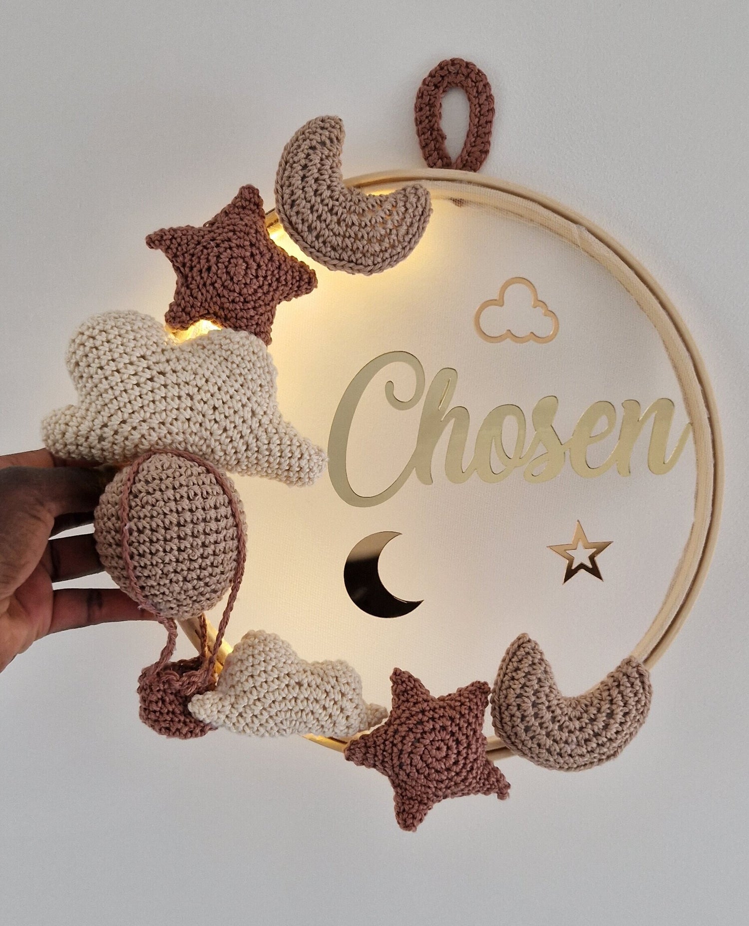 CHOSEN - COURONNE PERSONNALISÉ CROCHET CHAMBRE BÉBÉ- CIEL MAGIQUE