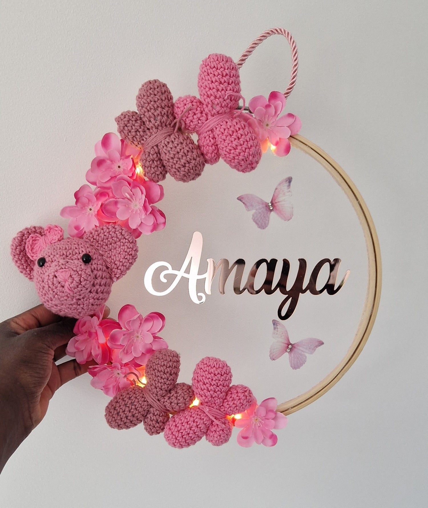 AMAYA - COURONNE PERSONNALISÉ CROCHET CHAMBRE BÉBÉ - THÈME OURS 