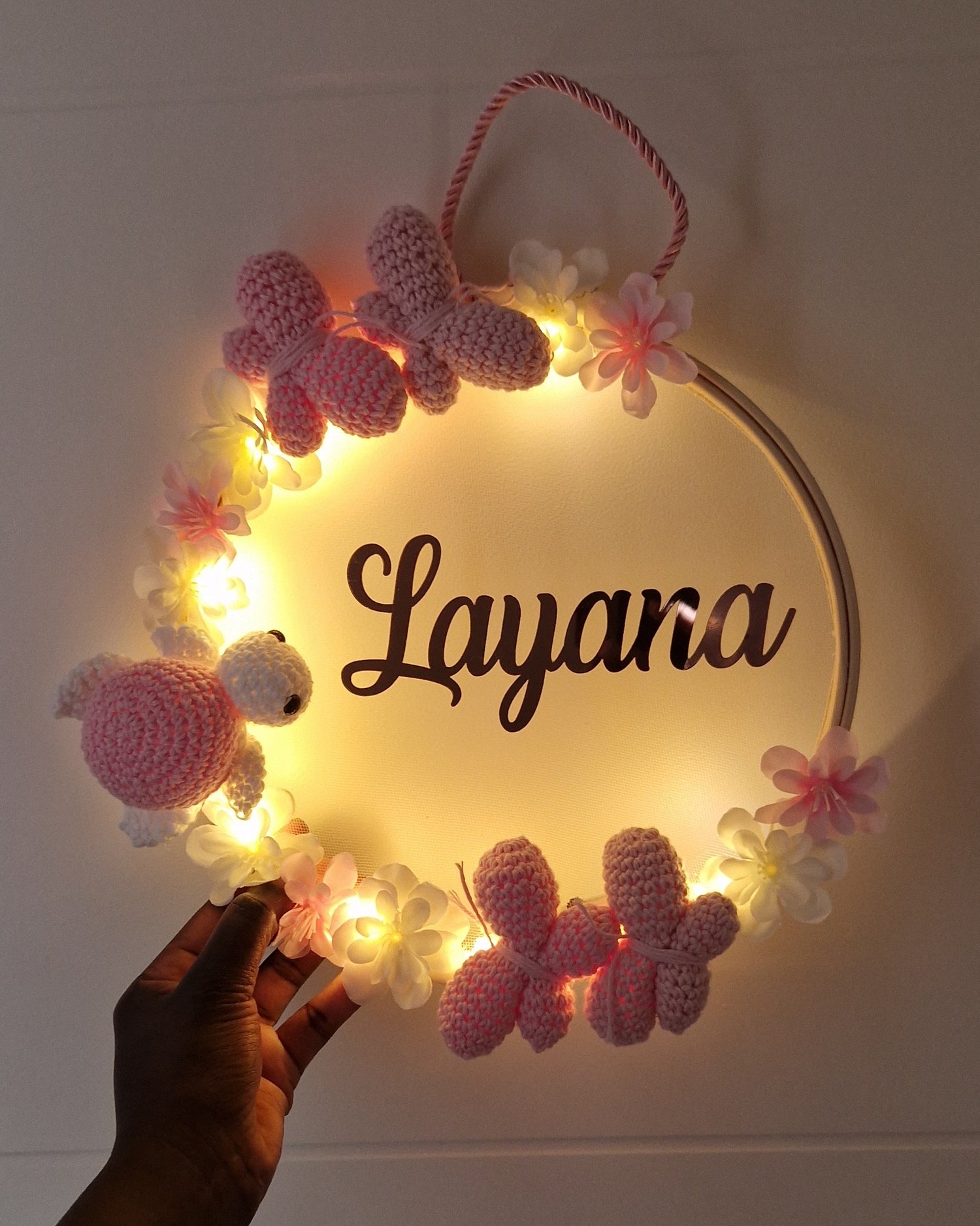 LAYANA - COURONNE PERSONNALISÉ CROCHET CHAMBRE BÉBÉ - TORTUE 