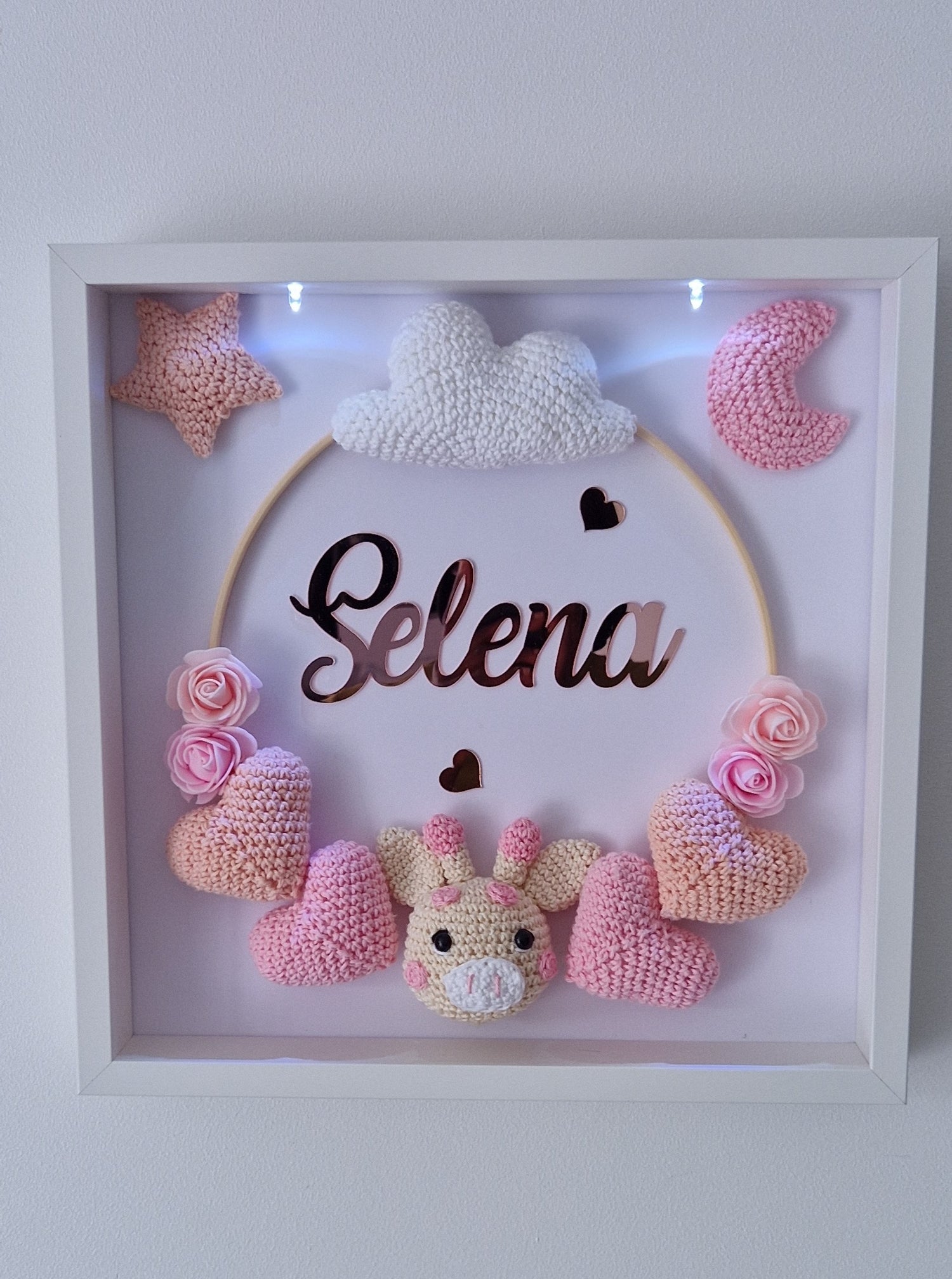  SELENA - CADRE PERSONNALISÉ CROCHET CHAMBRE BÉBÉ - GIRAFE