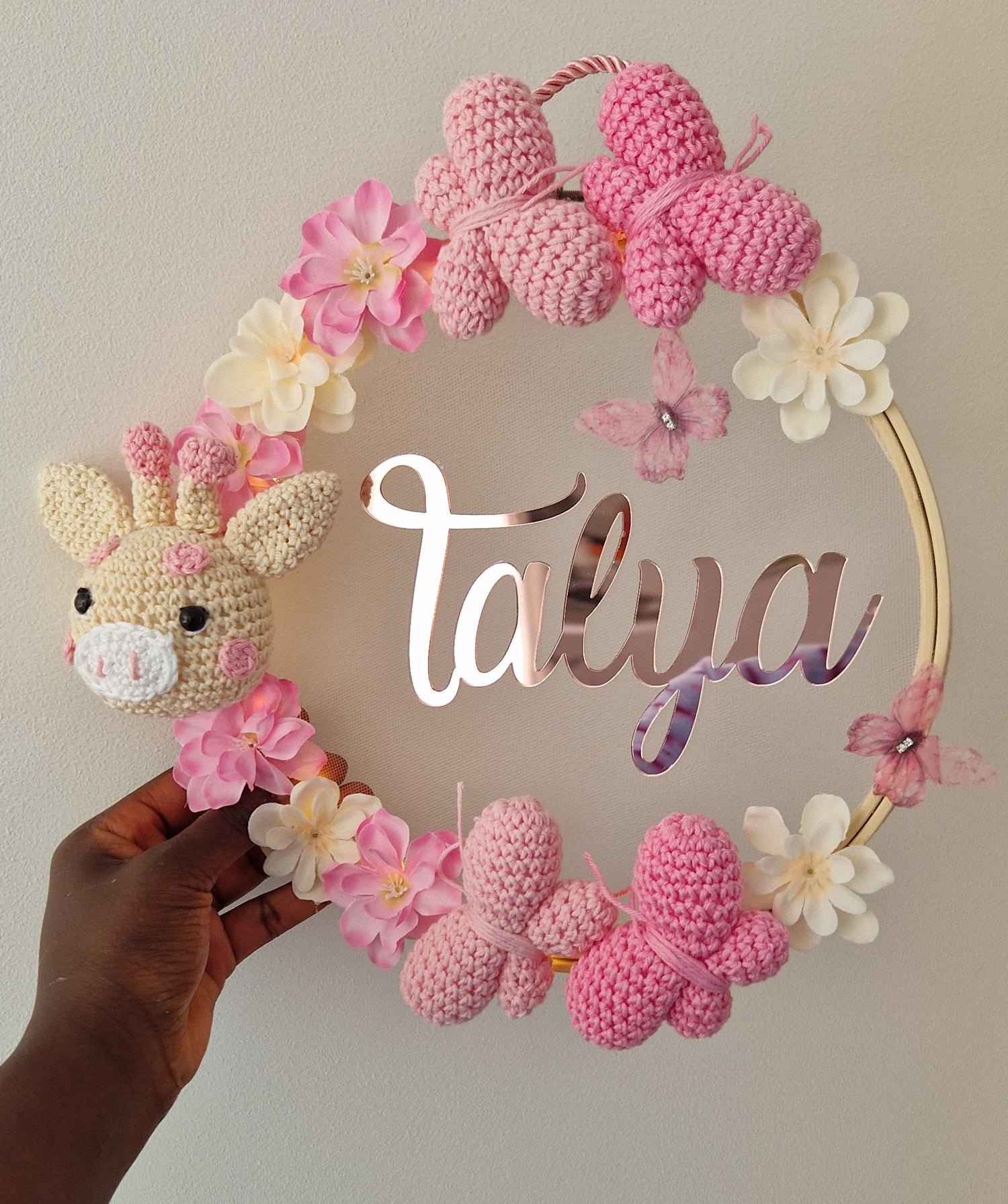 TALYA - COURONNE PERSONNALISÉ CROCHET CHAMBRE BÉBÉ - GIRAFE 