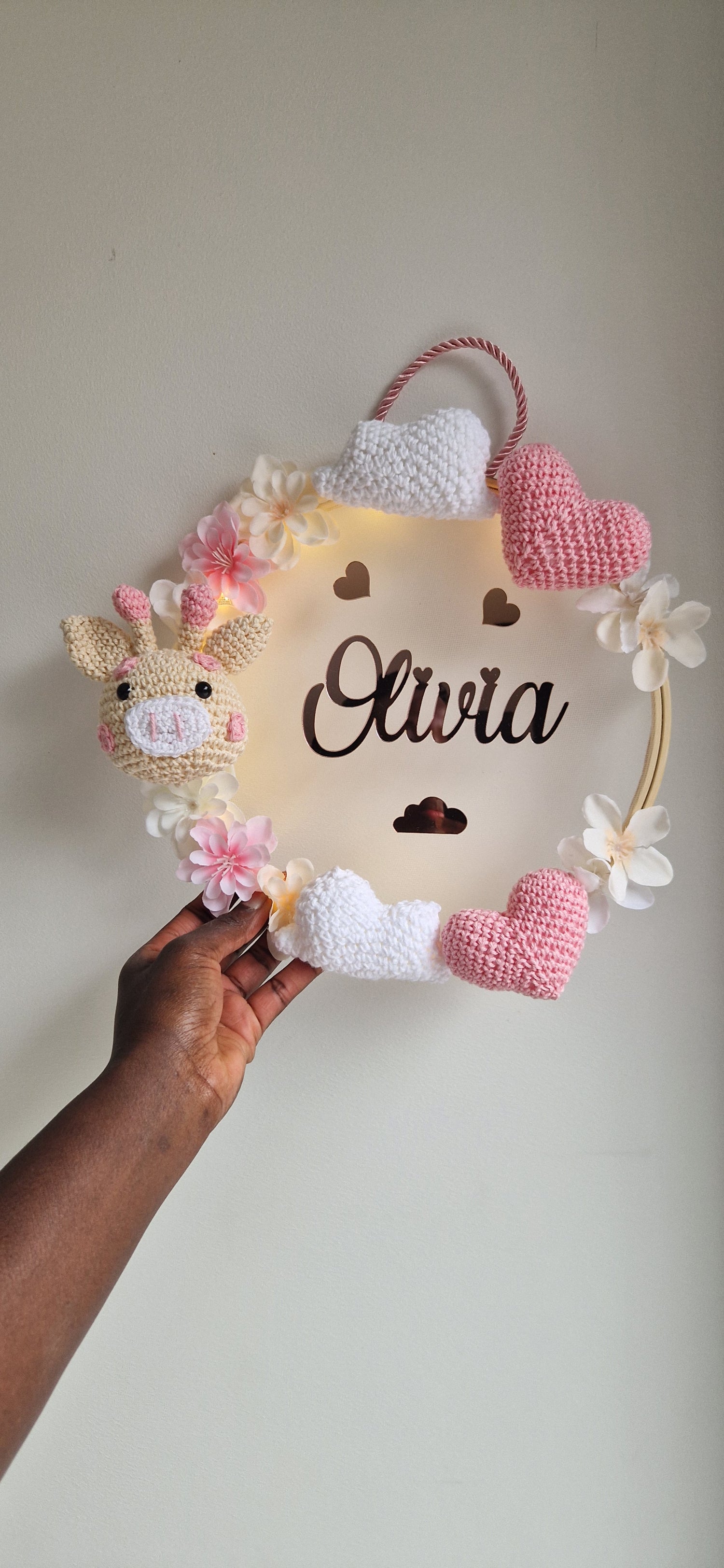 TALYA - COURONNE PERSONNALISÉ CROCHET CHAMBRE BÉBÉ - GIRAFE 