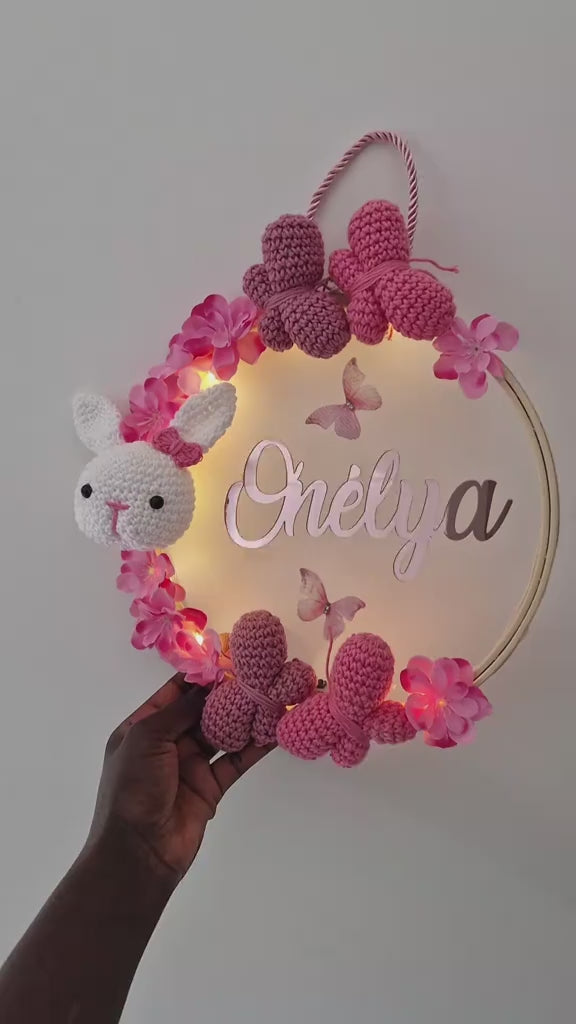 ONÉLYA - COURONNE PERSONNALISÉ CROCHET CHAMBRE BÉBÉ- LAPINE