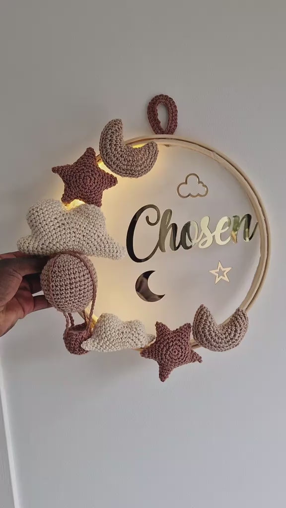 CHOSEN - COURONNE PERSONNALISÉ CROCHET CHAMBRE BÉBÉ- CIEL MAGIQUE