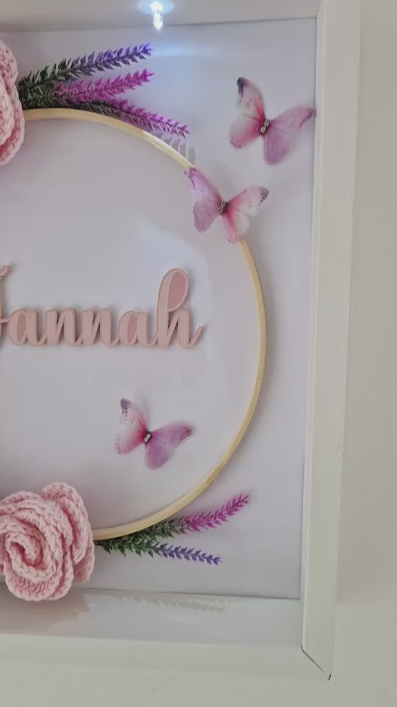 JANNAH -  COURONNE PERSONNALISÉ CROCHET CHAMBRE BÉBÉ - ROSES