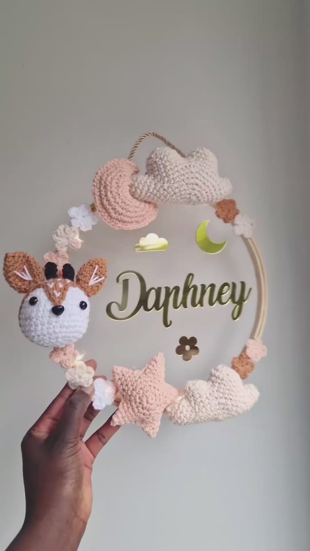 DAPHNEY - COURONNE CROCHET CHAMBRE BÉBÉ - FAON